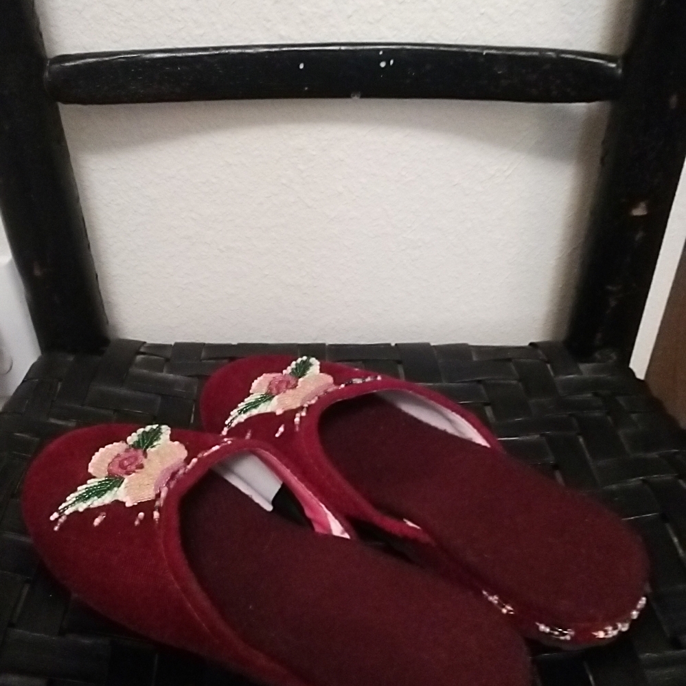 Slippers - Picture 4 of 5
